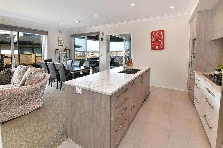 Photo of property in 24 Manuel Road, Silverdale, 0932