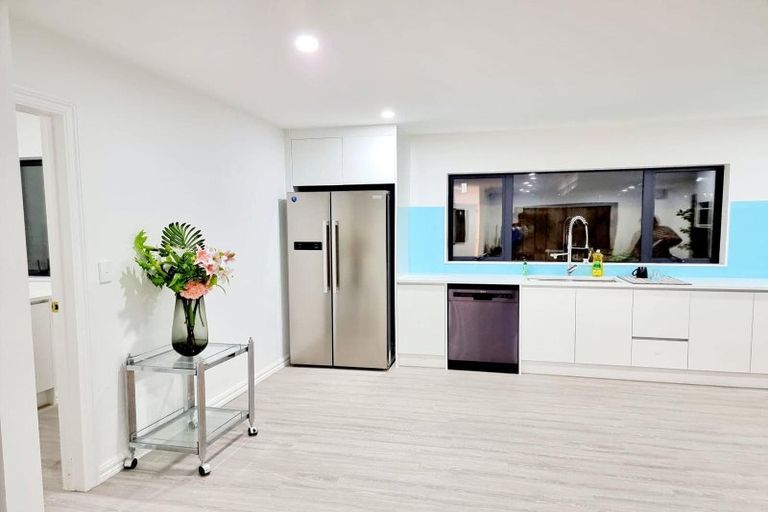 Photo of property in 28a Wai Iti Place, Clendon Park, Auckland, 2103