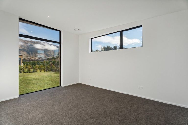 Photo of property in 44 Stackbrae Avenue, Wanaka, 9305
