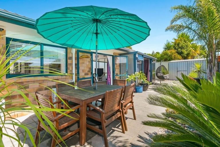 Photo of property in 10 Lamia Grove, Papamoa Beach, Papamoa, 3118