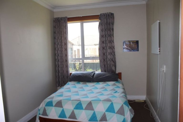 Photo of property in 18 Johnson Street, Milton, 9220