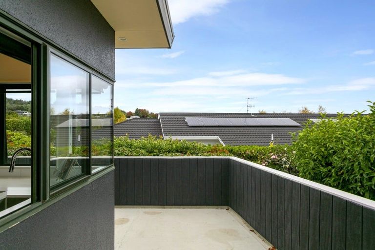 Photo of property in 2/73 Harvey Street, Waipahihi, Taupo, 3330