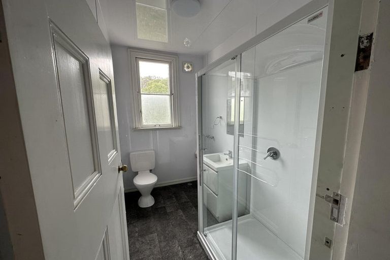 Photo of property in 180-182 Ohiro Road, Brooklyn, Wellington, 6021