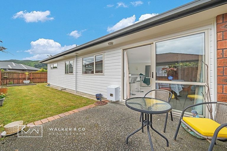 Photo of property in 8 Woodland Mews, Wainuiomata, Lower Hutt, 5014