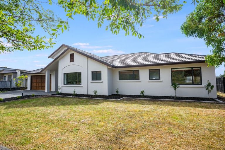 Photo of property in 96 Navigation Drive, Whitby, Porirua, 5024