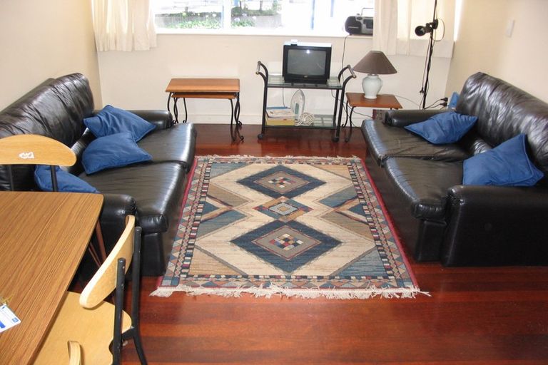 Photo of property in Terrace Tower Apartments, 4a/126 The Terrace, Wellington Central, Wellington, 6011