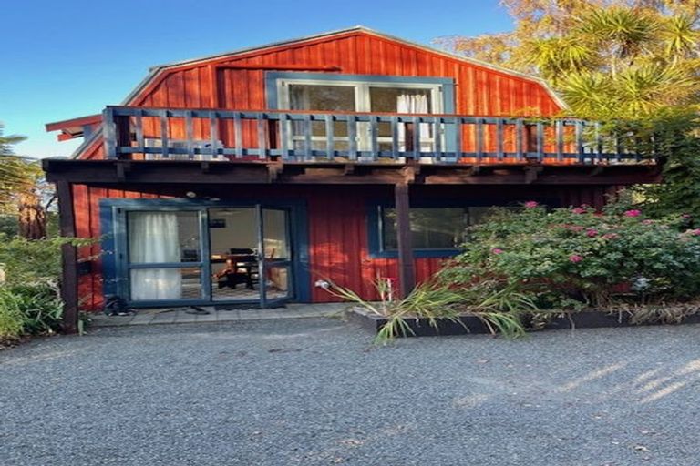 Photo of property in Atholwood Luxury Accommodation, 118 Bronte Road East, Bronte, Upper Moutere, 7173