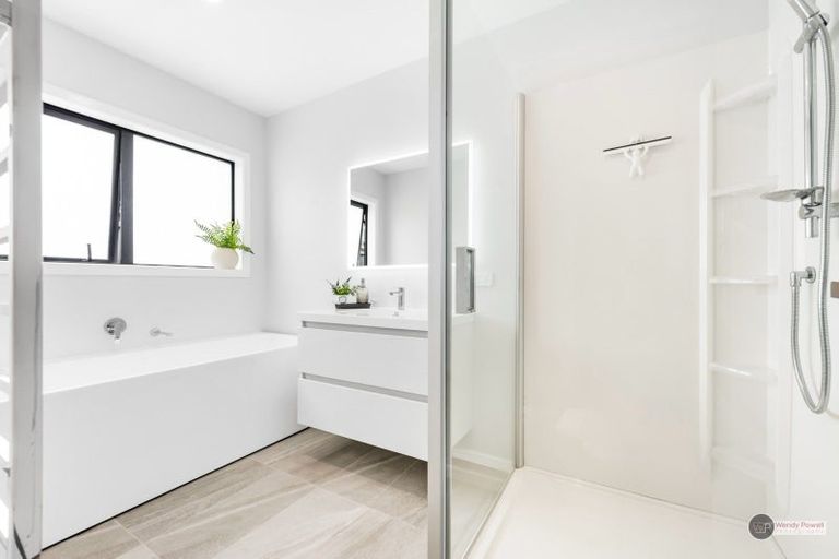 Photo of property in 24 Castletown Street, Wallaceville, Upper Hutt, 5018