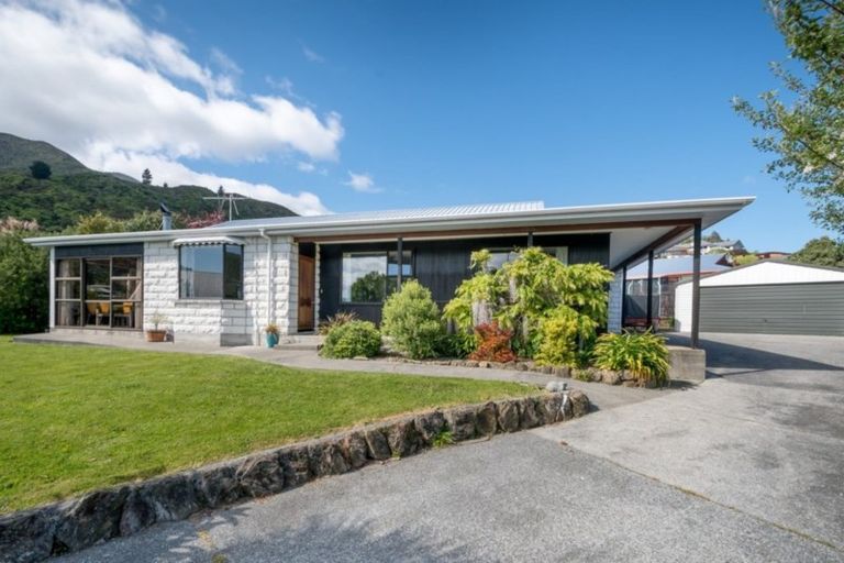 Photo of property in 78 Moana View Road, Waikawa, Picton, 7220