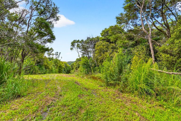 Photo of property in 495 Rahuikiri Road, Tomarata, Wellsford, 0972