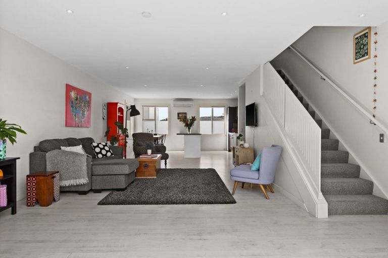 Photo of property in The Terraces, 37/9 Humber Street, Pandora, Napier, 4110