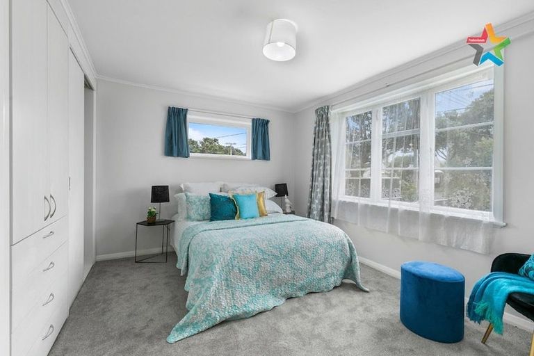 Photo of property in 15 Godley Street, Waterloo, Lower Hutt, 5011
