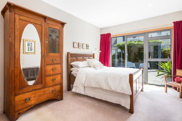 Photo of property in 383 Muritai Road, Eastbourne, Lower Hutt, 5013