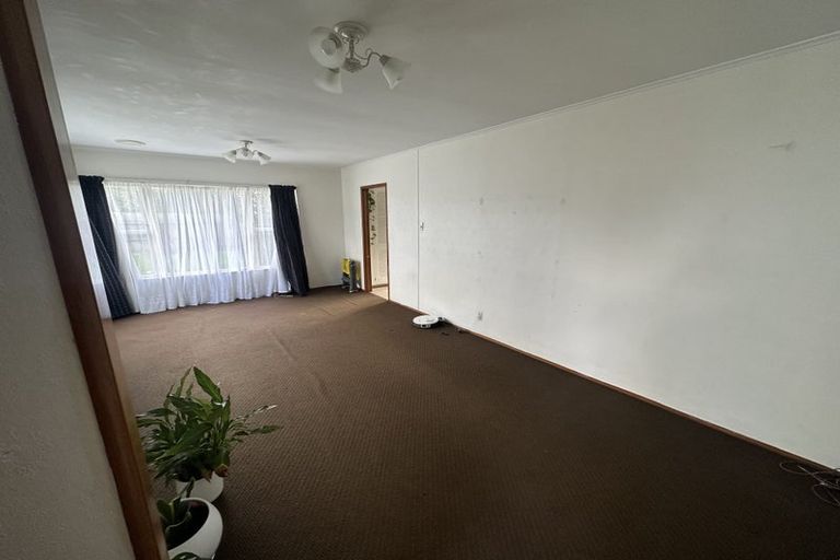 Photo of property in 1/663 Te Atatu Road, Te Atatu Peninsula, Auckland, 0610