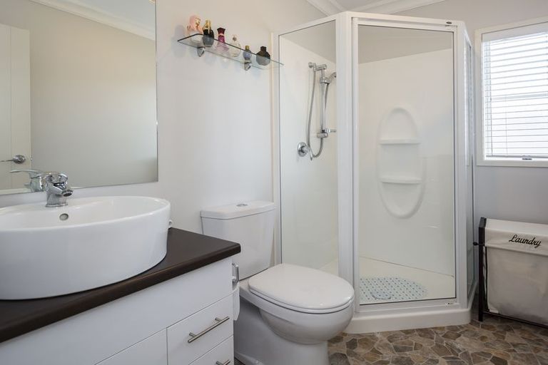 Photo of property in 63 Waterside Drive, Pyes Pa, Tauranga, 3112