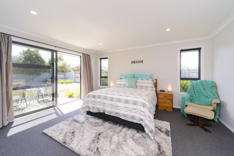 Photo of property in 25 Trump Place, Kelvin Grove, Palmerston North, 4414
