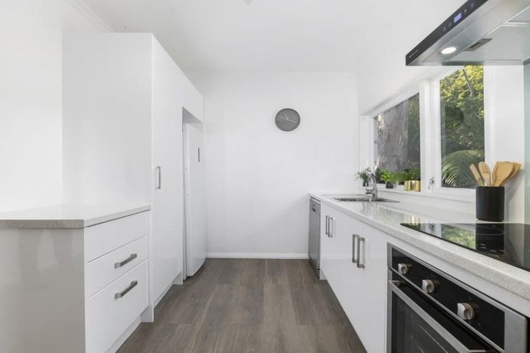 Photo of property in 33 Thomas Street, Stokes Valley, Lower Hutt, 5019