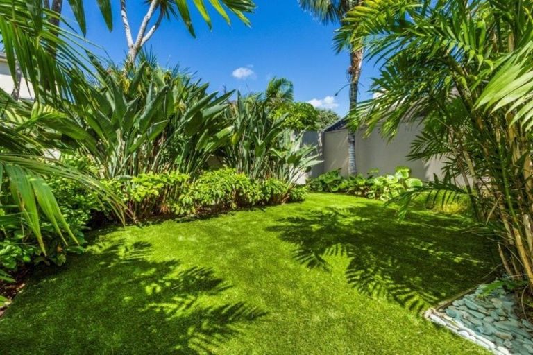 Photo of property in 246/44 Ocean View Road, Milford, Auckland, 0620