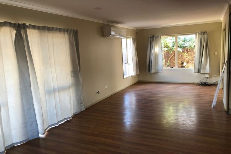 Photo of property in 5 Bezar Place, Flat Bush, Auckland, 2016