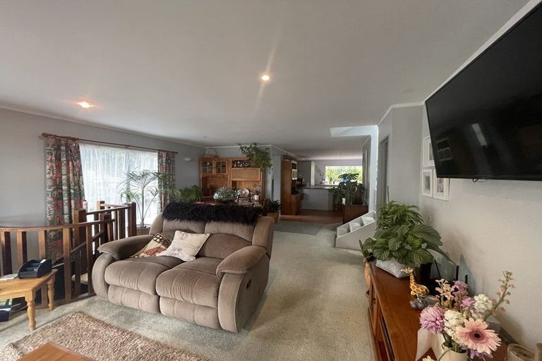 Photo of property in 9 Margan Place, Red Hill, Papakura, 2110