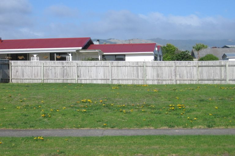 Photo of property in 6 Tobys Way, Waikanae Beach, Waikanae, 5036