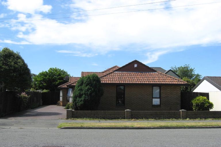 Photo of property in 2/4 Wittys Road, Avonhead, Christchurch, 8042