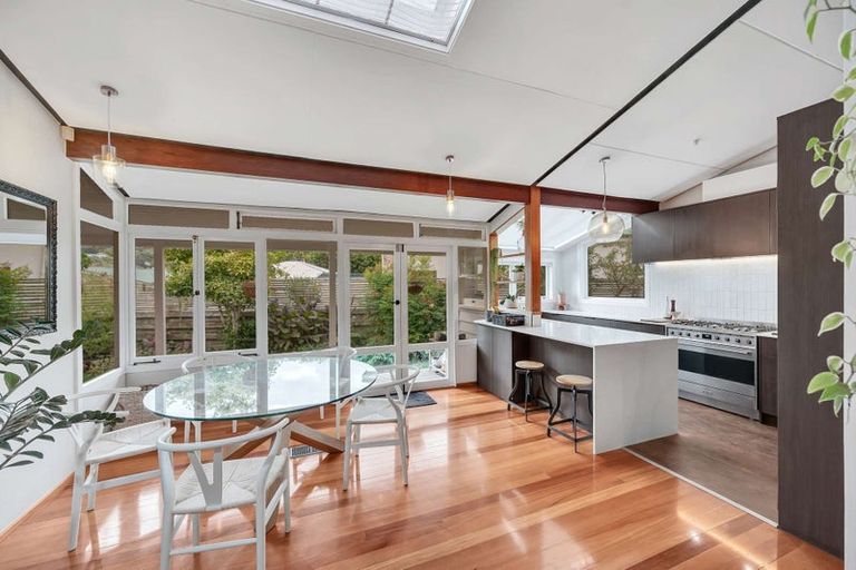 Photo of property in 42 Church Road, Taradale, Napier, 4112