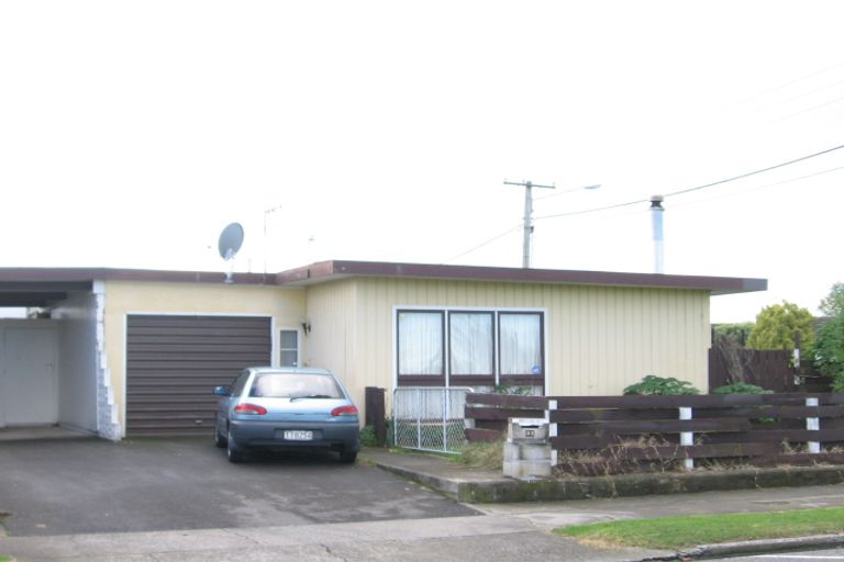 Photo of property in 33 Cranby Crescent, Onekawa, Napier, 4110