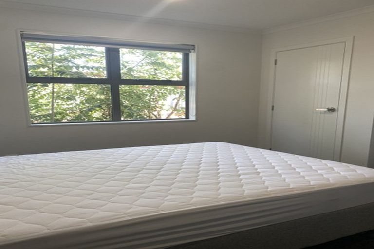 Photo of property in 2/29 May Street, Hamilton East, Hamilton, 3216