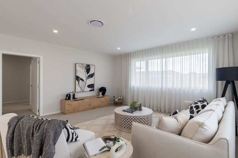 Photo of property in 44 Solitude Crescent, Kelvin Grove, 4470