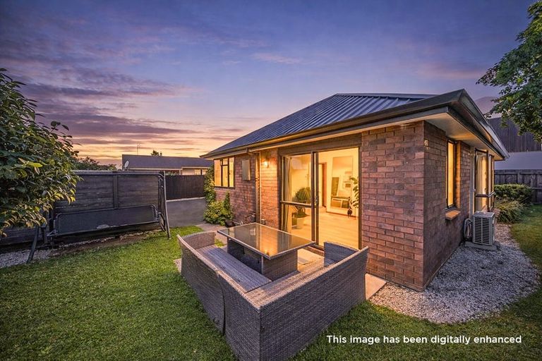 Photo of property in 2/21b Northcote Road, Northcote, Christchurch, 8052