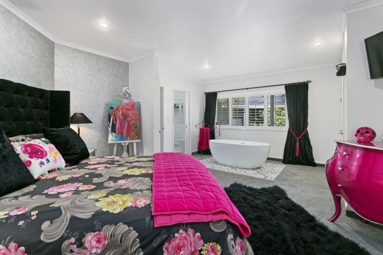 Photo of property in 53 Chesham Avenue, Waipahihi, Taupo, 3330