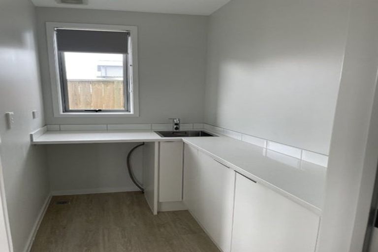 Photo of property in 3/51 Wharf Road, Te Atatu Peninsula, Auckland, 0610