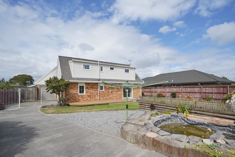 Photo of property in 35 Beauford Place, Parklands, Christchurch, 8083