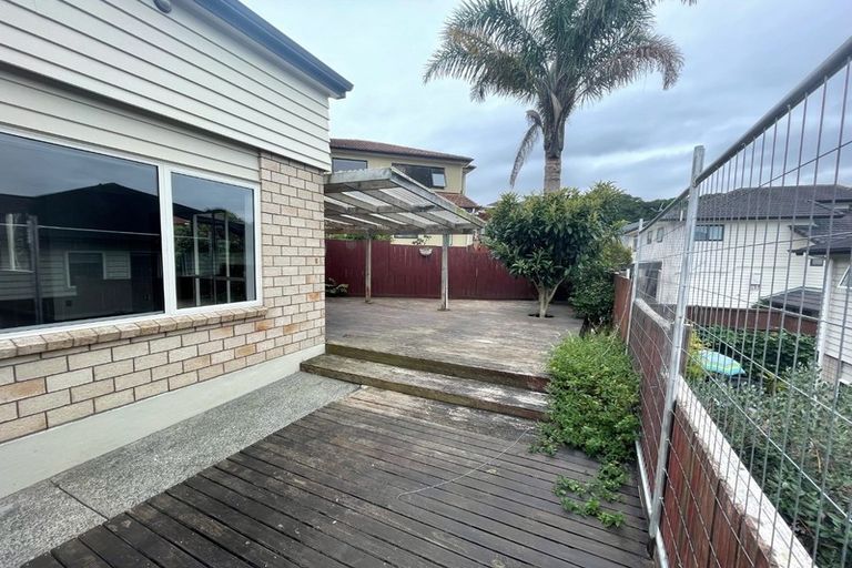 Photo of property in 25 Terrasini Drive, Flat Bush, Auckland, 2019