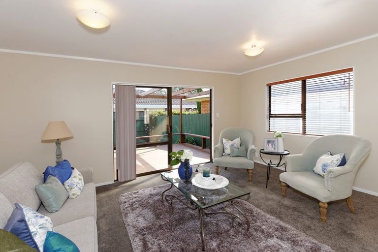 Photo of property in 2/36 Golfland Drive, Golflands, Auckland, 2013