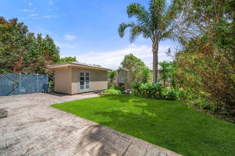 Photo of property in 500 East Coast Road, Windsor Park, Auckland, 0630
