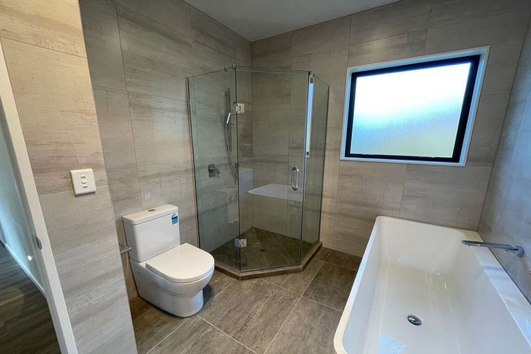 Photo of property in 3 Moemoea Avenue, Kumeu, 0810