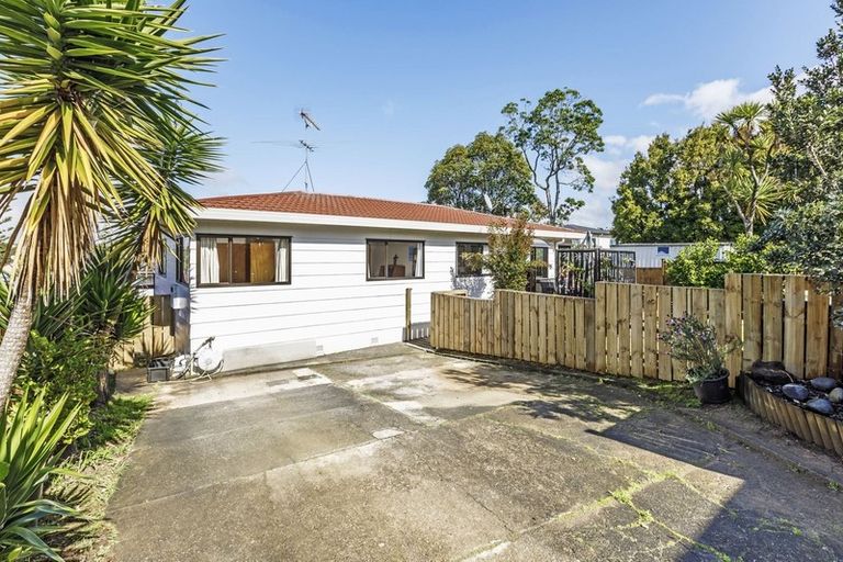 Photo of property in 2/6 Orton Street, Glenfield, Auckland, 0627