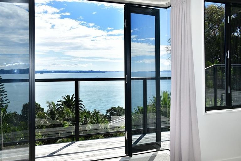 Photo of property in 17a Duncansby Road, Stanmore Bay, Whangaparaoa, 0932