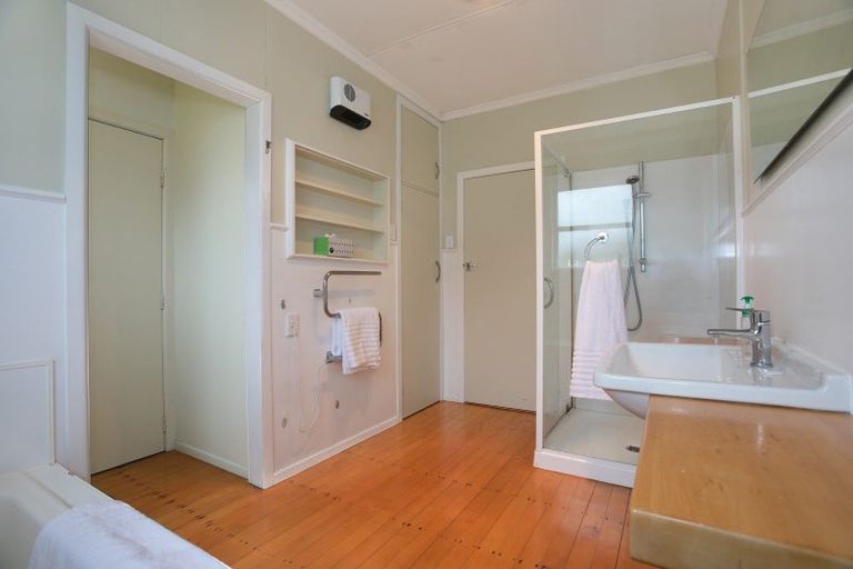 Photo of property in 2 Viles Road, Bulls, 4894