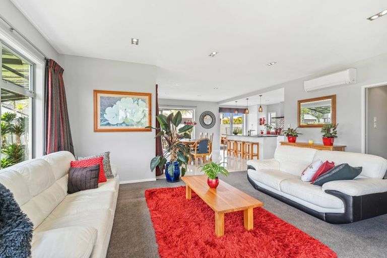 Photo of property in 5 Waitemata Drive, One Tree Point, 0118