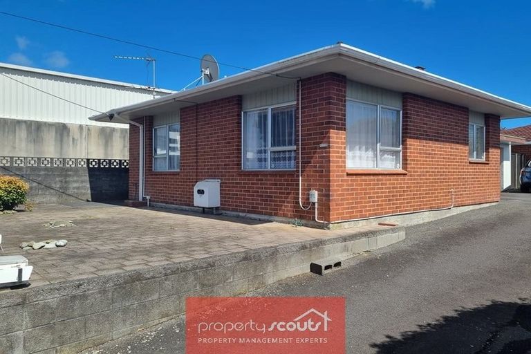 Photo of property in 4/237 Courtenay Street, Strandon, New Plymouth, 4312