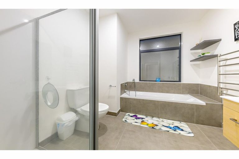 Photo of property in 49 Battalion Drive, Papakura, 2110