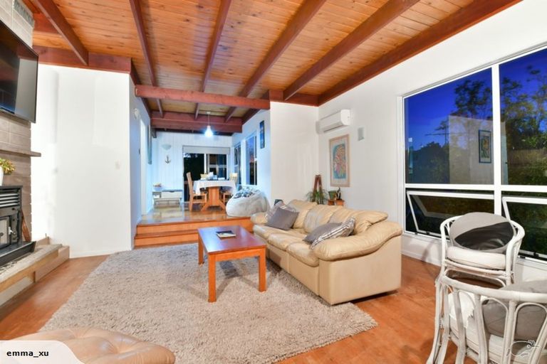 Photo of property in 5 Mayfair Crescent, Mairangi Bay, Auckland, 0630