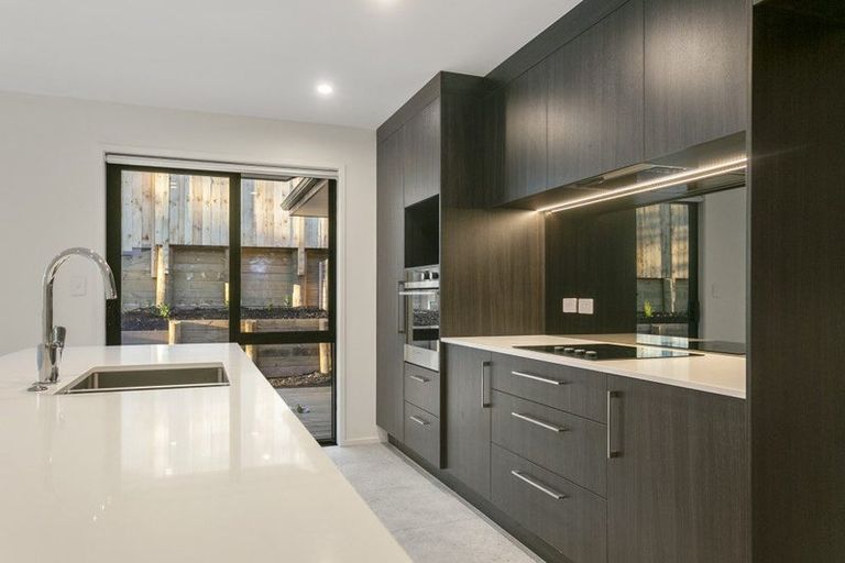 Photo of property in 5 Maraeariki Avenue, Orewa, 0931