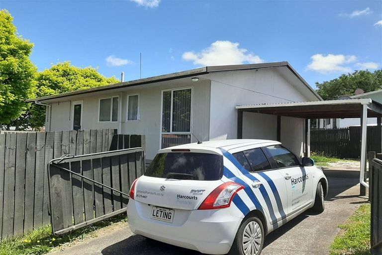 Photo of property in 2/31 Nearco Street, Randwick Park, Auckland, 2105
