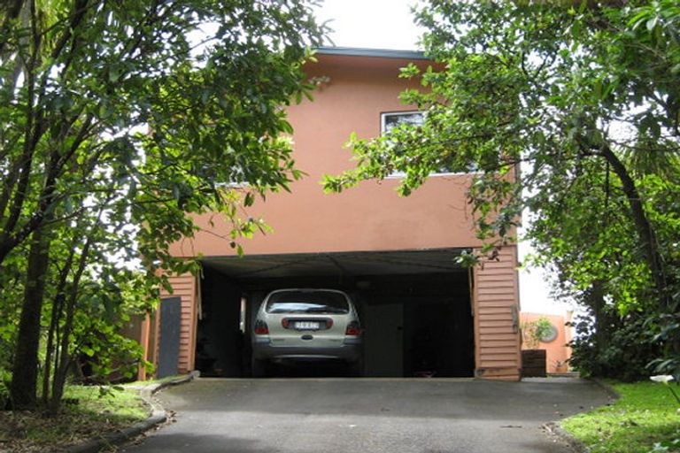 Photo of property in 91 Seaview Road, Piha, New Lynn, 0772