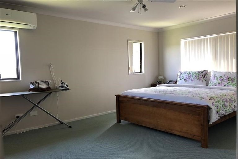 Photo of property in 11 Brittany Drive, Henderson, Auckland, 0612