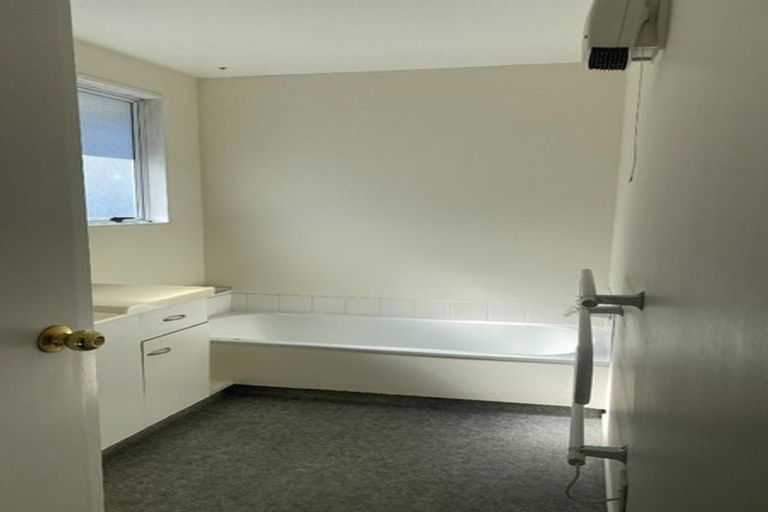 Photo of property in 2/104 Mandeville Street, Riccarton, Christchurch, 8011